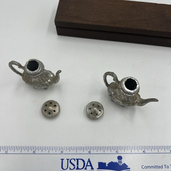 Vintage Salt And Pepper Shakers Silver Tone Tea Pot Coffee Pot So Cute! - Picture 12 of 12